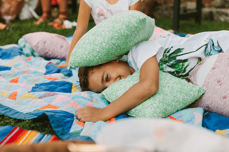 Fun summer baby shower with a chic picnic vibe. 
