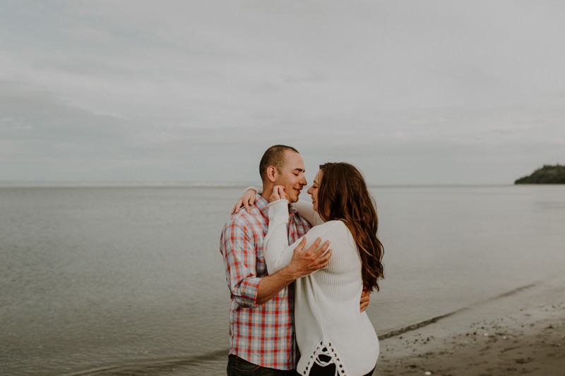 Sweet beachfront engagement session in Kitsap County, Washington. 